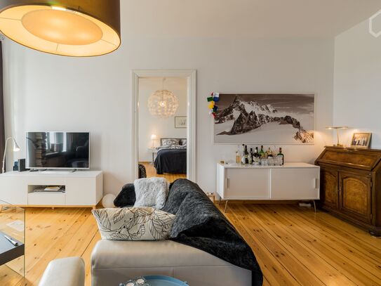 Living aloft and with a spectacular view in the heart of Berlin - 3 bedroom apartment full of sun and light