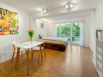 Studio Apartment in Köln Nippes mit Terrasse | Studio apartment in Cologne Nippes with terrace