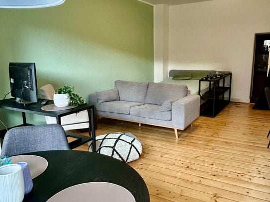 Newly renovated, quiet apartment in Kessenich with gardenview, within walking distance of Südstadt with good connection…