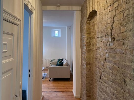 Tastefully furnished flat in Victorian era building in lively Neukölln