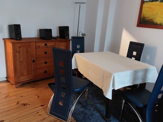 Charming Apartment with E-Piano – Central and Cozy Near the Train Station