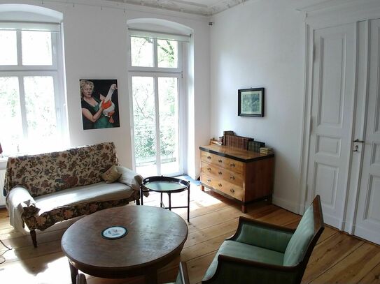 Gemütliche Wohnung mit Wohnzimmer, Balkon, Schlafzimmer, Bad, Küche im Altbau in Pankow, Berlin