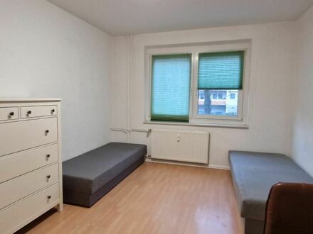 Geräumiges Zimmer mit zwei Einzelbetten in Leipzig
