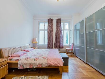 Stilvolle & helle Wohnung in Karlshorst | Beautiful 3-room apartment in Karlshorst