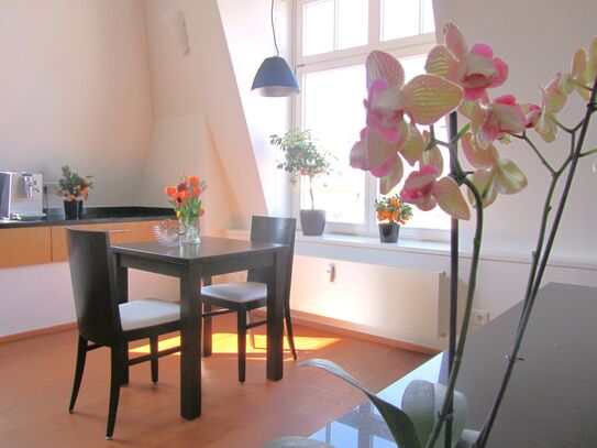 Full Serviced Elegant Penthouse-Apartement - Best Westend Frankfurt