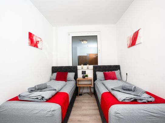 Serviceroom24 - Apartment 3 in Duisburg WLAN - Smart-TV - 24-7 check-in and kitchen