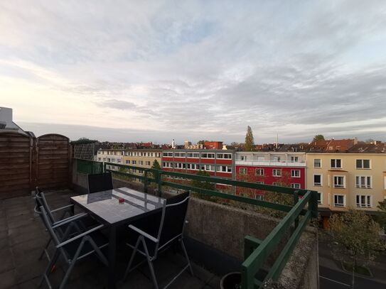 Upscale penthouse in Mitte-Nord with a huge 65sqm roof terrace and an amazing view