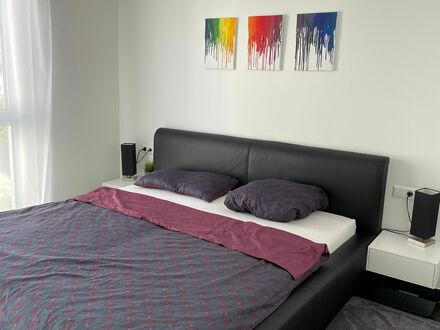 Stilvoll möblierte, neuwertige 3-Zimmer-Penthouse-Wohnung mit Dachterrasse