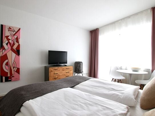 Chic apartment with balcony near Barbarossaplatz, Koln - Amsterdam Apartments for Rent