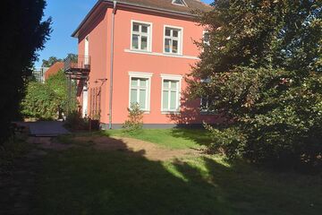 Sonnige Wohnung im Grünen mit großer Dachterrasse