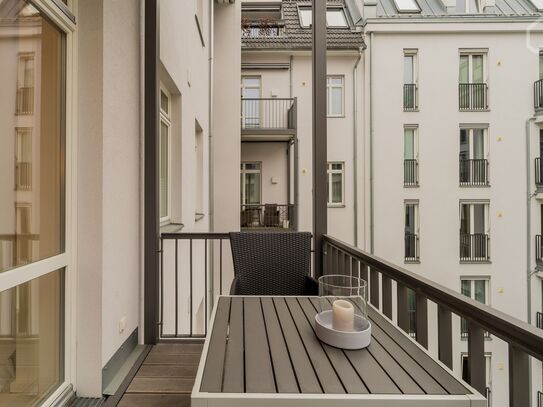 Bright apartment (Charlottenburg)