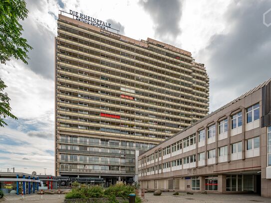 2 Zimmer Wohnung mit Balkon im Herzen von Ludwigshafen