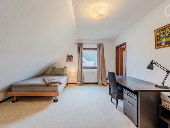 Comfortably furnished top floor in Berlin Heiligensee.