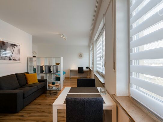 Bright, modern Apartment in the city centre of Leverkusen (close to main station, car park optional)