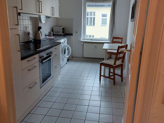 Charming Apartment with E-Piano – Central and Cozy Near the Train Station, Berlin - Amsterdam Apartments for Rent