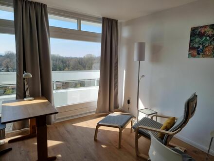 🌞 Freshly renovated 1-room apartment in Hamburg-Osdorf (on the 7th/top floor)