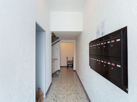 Bright, modern Apartment in the city centre of Leverkusen (close to main station, car park optional)