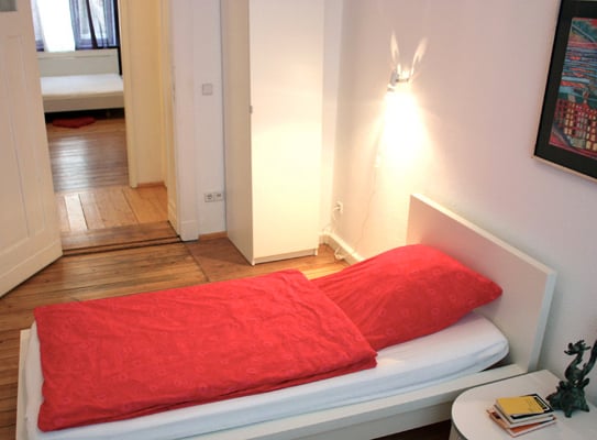 Cosy fully furnished flat in the heard of Prenzlauer Berg ( small familie or 2-3 friends )