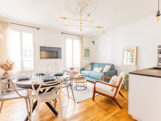 Stylish and Convenient 45m² Studio in the Heart of the 18th Arrondissement with Easy Access to Parisian Attractions