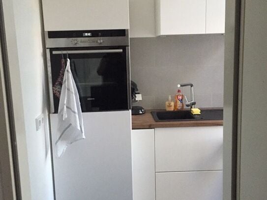 modern 1-room apartment in best location right at ''Oberbaumbrücke'' - ideal connection to public transports, Berlin