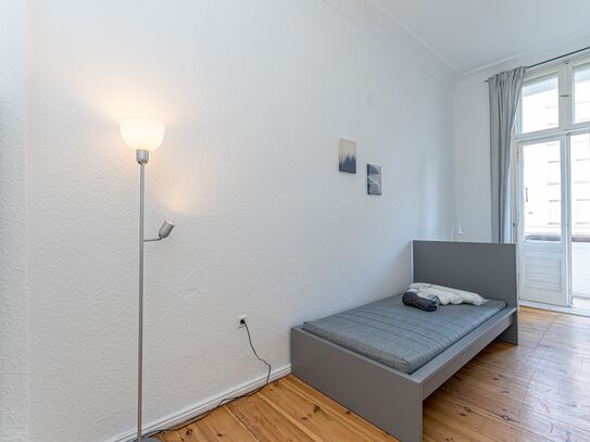 Charming & spacious suite (Friedrichshain)