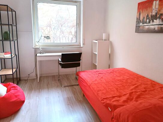 Beautiful quiet serviced apartment in best location Frankfurt Westend