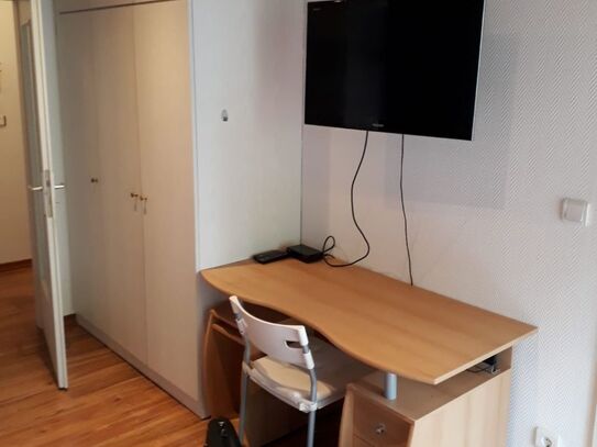 Cozy & bright studio with balcony close to park and Potsdamer Platz