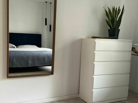 Designer Wohnung mit Parkplatz und Kingsize Bett | Designer apartment with parking space and king size bed
