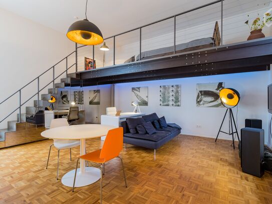 INDUSTRIECHARME & DESIGN: Loft mit Galerie in Berlin-Mitte