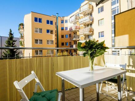 Helle und freundliche Wohnung mit zwei Balkonen | Brightly and cozy flat with two balconies