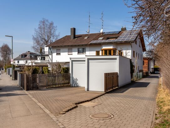 Quiet, bright 4-room apartment in Munich-Trudering