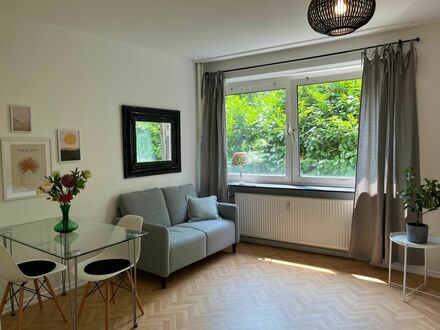Liebevoll eingerichtetes & neues Zuhause in TOP Lage (Hamburg Winterhude)