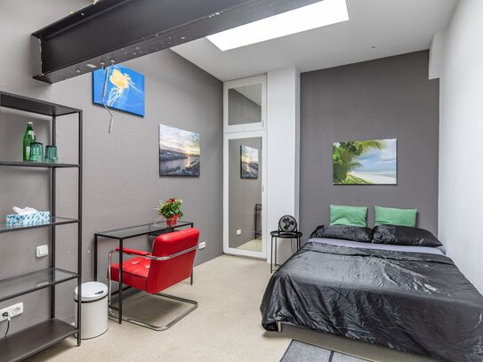 CO-LIVING - PRIVATES ZIMMER IN GROßER PENTHOUSE WOHNUNG + BAD + DACHTERRASSE