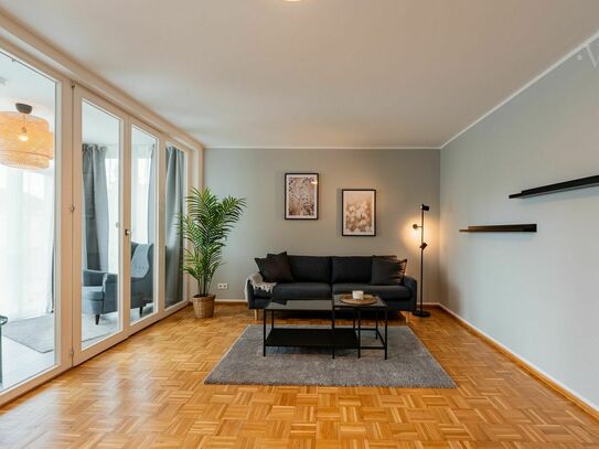Modern möblierte 4-Zimmer-Maisonette-Wohnung mit Blick auf das Schloss Charlottenburg