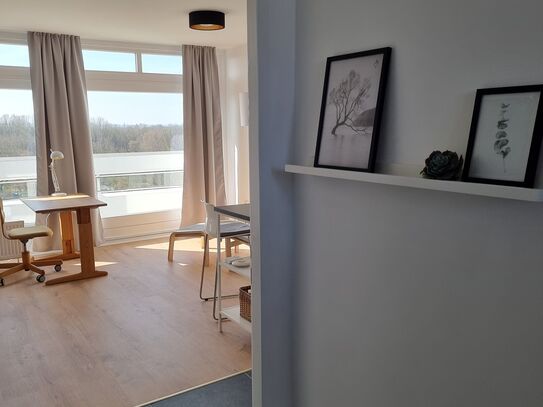 🌞 Freshly renovated 1-room apartment in Hamburg-Osdorf (on the 7th/top floor)