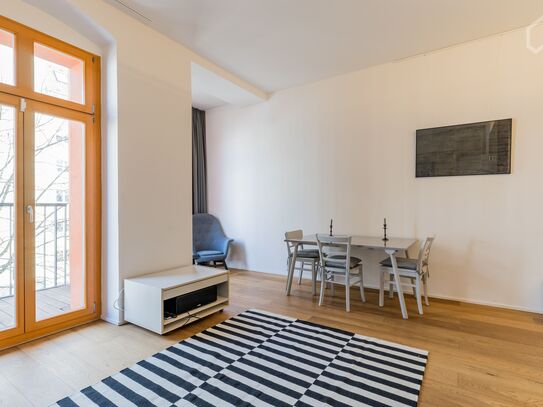Modern studio apartment with balcony central in Friedrichshain (Berlin)