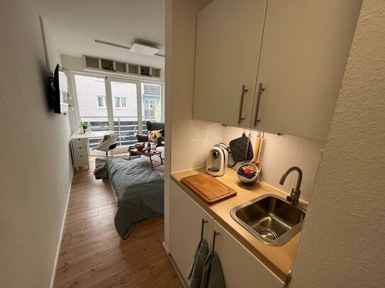 High quality furnished home with balcony in Mainz, Wifi and TV