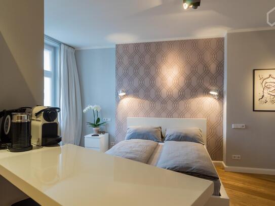 Lovely & charming studio close to Wittenbergplatz/Victoria-Louise-Platz, Berlin - Amsterdam Apartments for Rent