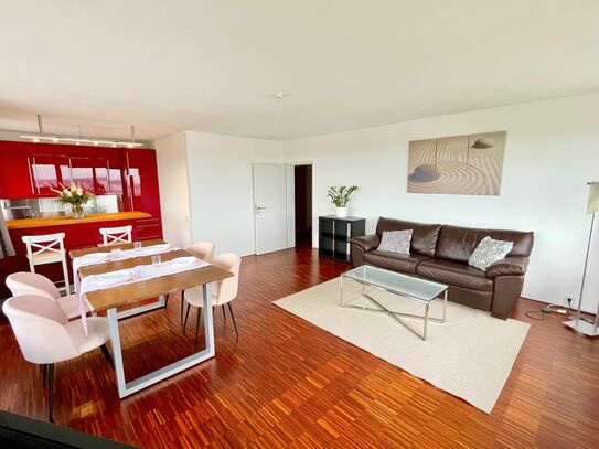 With Alster view and concierge service, exclusively furnished 2 room flat in prime location