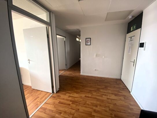 4-room flat with 6 beds in a central city centre location with a view!, Heilbronn - Amsterdam Apartments for Rent