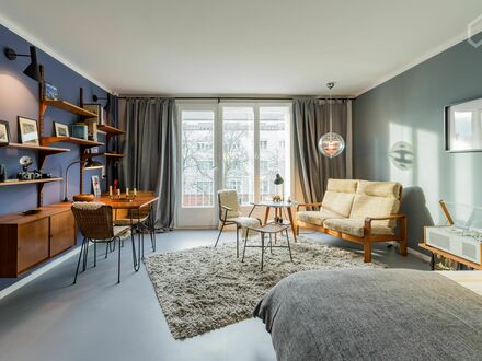 Do you like the 60ies? Helles Studio Apartment mit Parkplatz in Tiergarten