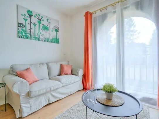 Awesome, bright flat conveniently located (Fontainebleau)