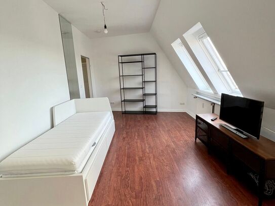 Befristet: Schöne 1 Zimmer Wohnung - Sierichstraße 156 - Altbau - Hamburg Winterhude