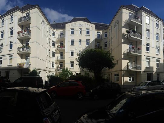 Ruhige Jugendstilwohnung mit Terrasse im Herzen von Eimsbüttel