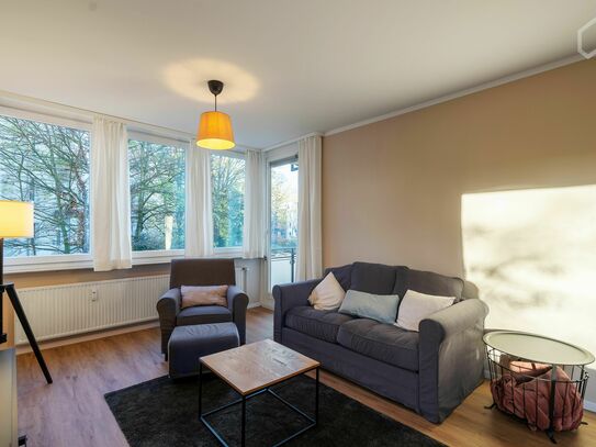 Komplett neu möblierte und renovierte Wohnung inkl. Parkplatz und Balkon in Hamburg-Eppendorf, Nähe UKE
