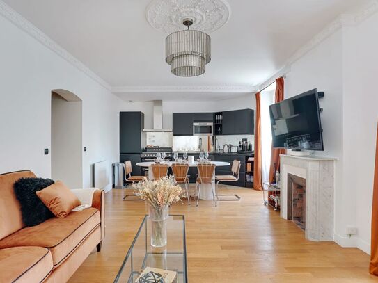 Spacious and wonderful apartment - Invalides