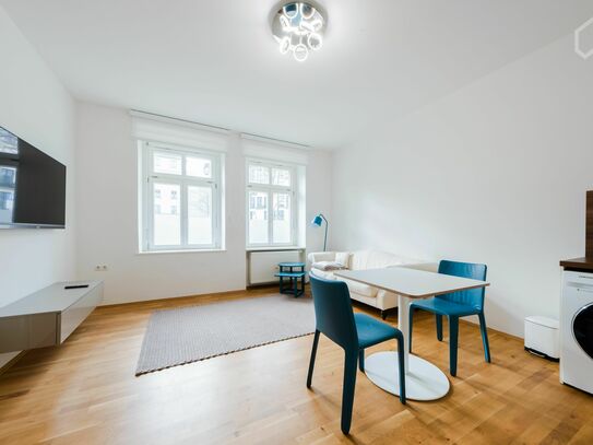 Wunderschöne 2-Zi Wohnung in zentraler Lage München (sanierter Altbau)
