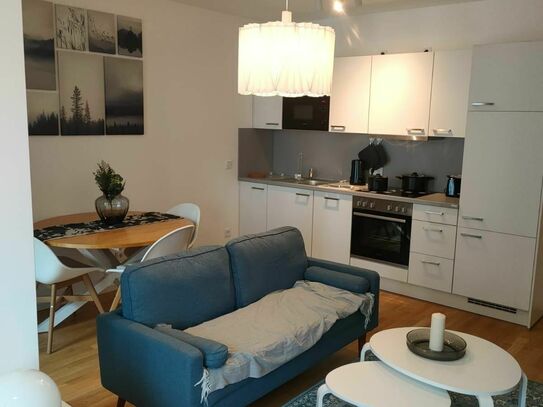 Erstbezug: exklusive & hochwertig möblierte Wohnung mit EBK & Loggia nahe BER