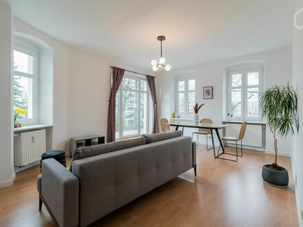 Stilvolle & wunderschöne Wohnung auf Zeit in Niederschöneweide | Large and Bright, newly modernized and renovated Alt B…