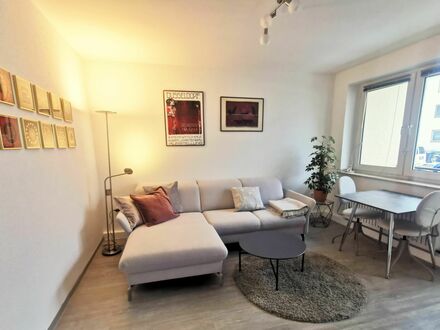 Schöne Wohnung in grüner, zentrumsnaher Umgebung | Beautiful flat in lovely area